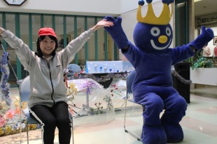 【画像】ムズムズ体操チェアエクササイズで開幕 【画像】ムズムズ体操チェアエクササイズで開幕
