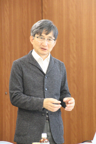 【画像】熱弁を振るう刀塚医師