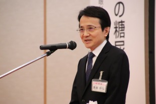 【画像】真鍋院長の開会挨拶 【画像】真鍋院長の開会挨拶