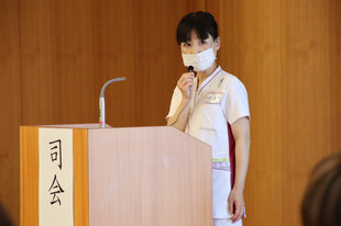 【画像】司会を務めたわかば病棟副主任の川崎華子