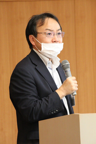 【画像】施設管理などについて講義した管理部長の松田