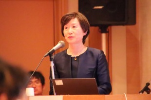 【画像】糖尿病網膜症微細構造に観る血糖コントロールの重要性~内科と眼科の連携による合併症予防~と題して講演したアイセンター長の舘医師 【画像】糖尿病網膜症微細構造に観る血糖コントロールの重要性~内科と眼科の連携による合併症予防~と題して講演したアイセンター長の舘医師