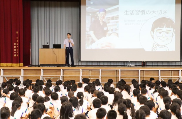 【画像】大島小学校で講演会を行いました。