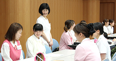 木倉室長顧問によるグループワークの様子